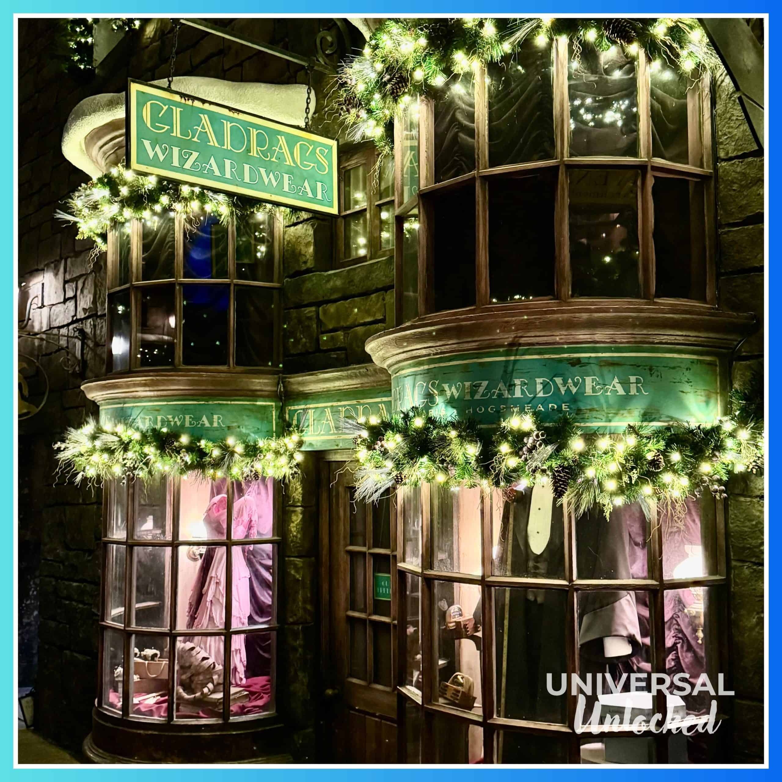 Christmas decor in the Wizarding World of Harry Potter - Hogsmeade