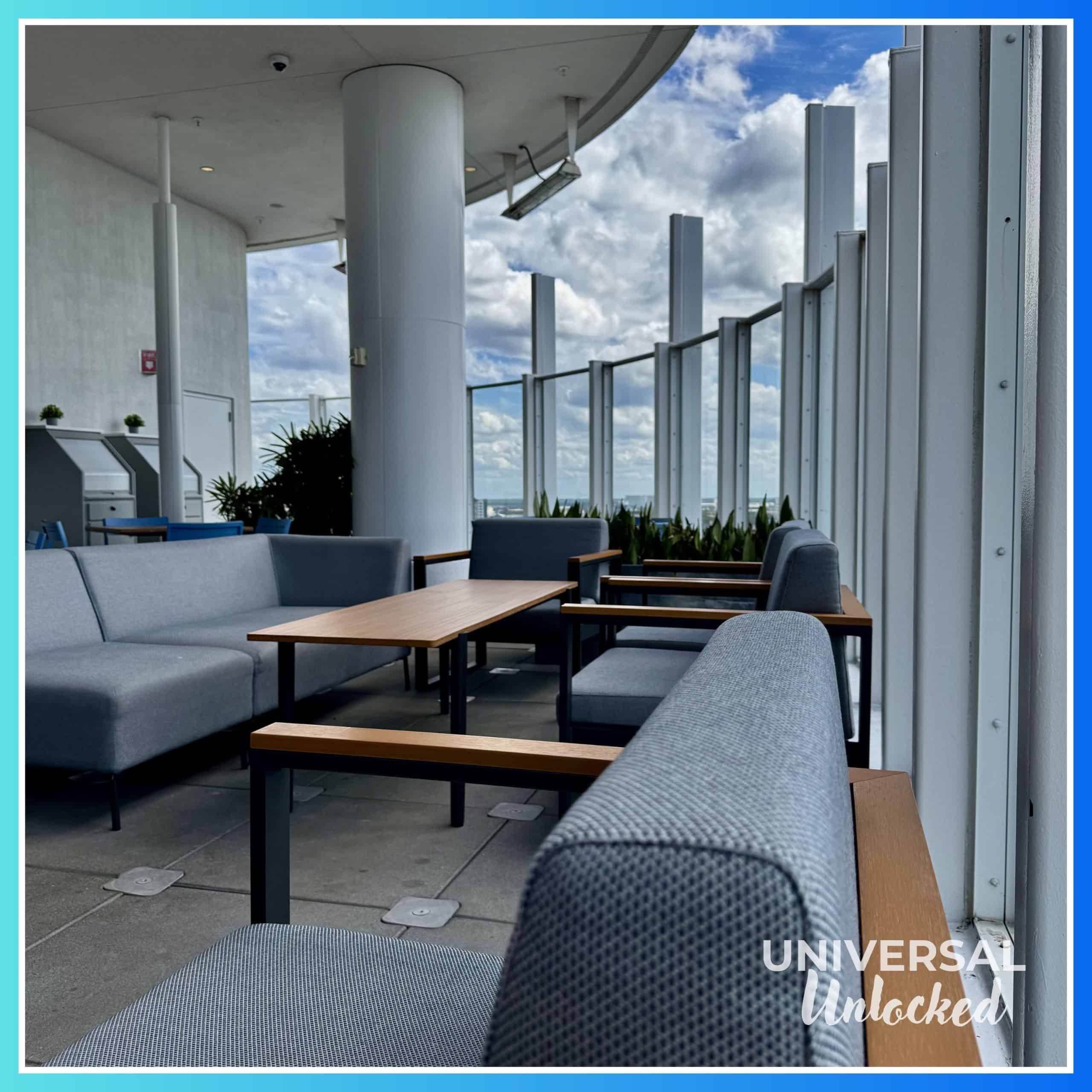 Bar 17 Bistro, the rooftop bar at the Aventura Hotel