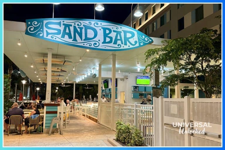 Sand Bar, the poolside bar, at Surfside Inn & Suites